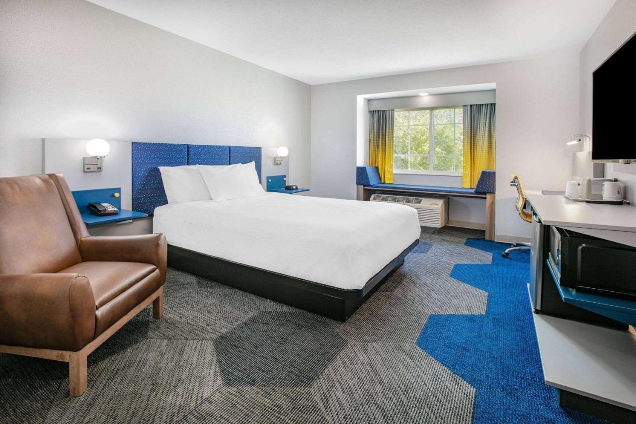 Microtel Inn By Wyndham Beckley Exterior photo